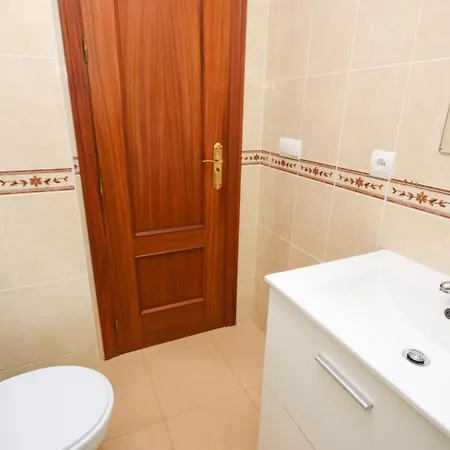 1 Bed Garden Sleeps 2, Parking, Next To