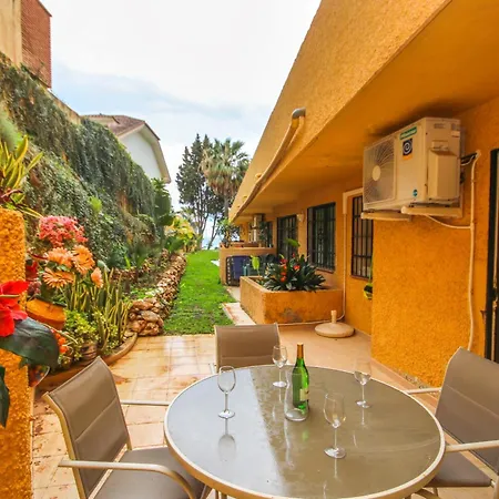 Apartment 1 Bed Garden Sleeps 2, Parking, Next To
